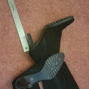 Knee High SUEDE Boots, NWOT, Size 9 **SALE - NOW $15**